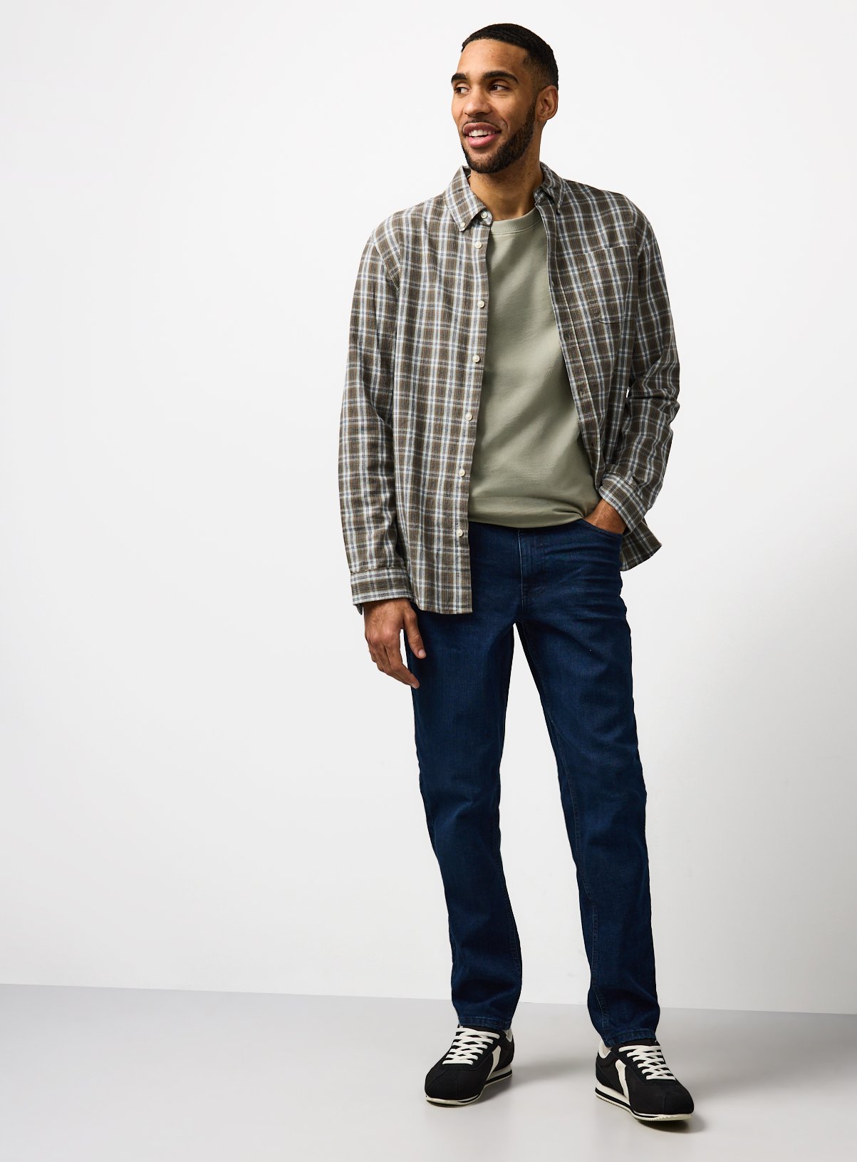 Dark Denim Slim Fit Jeans 44S - Image 2 thumbnail